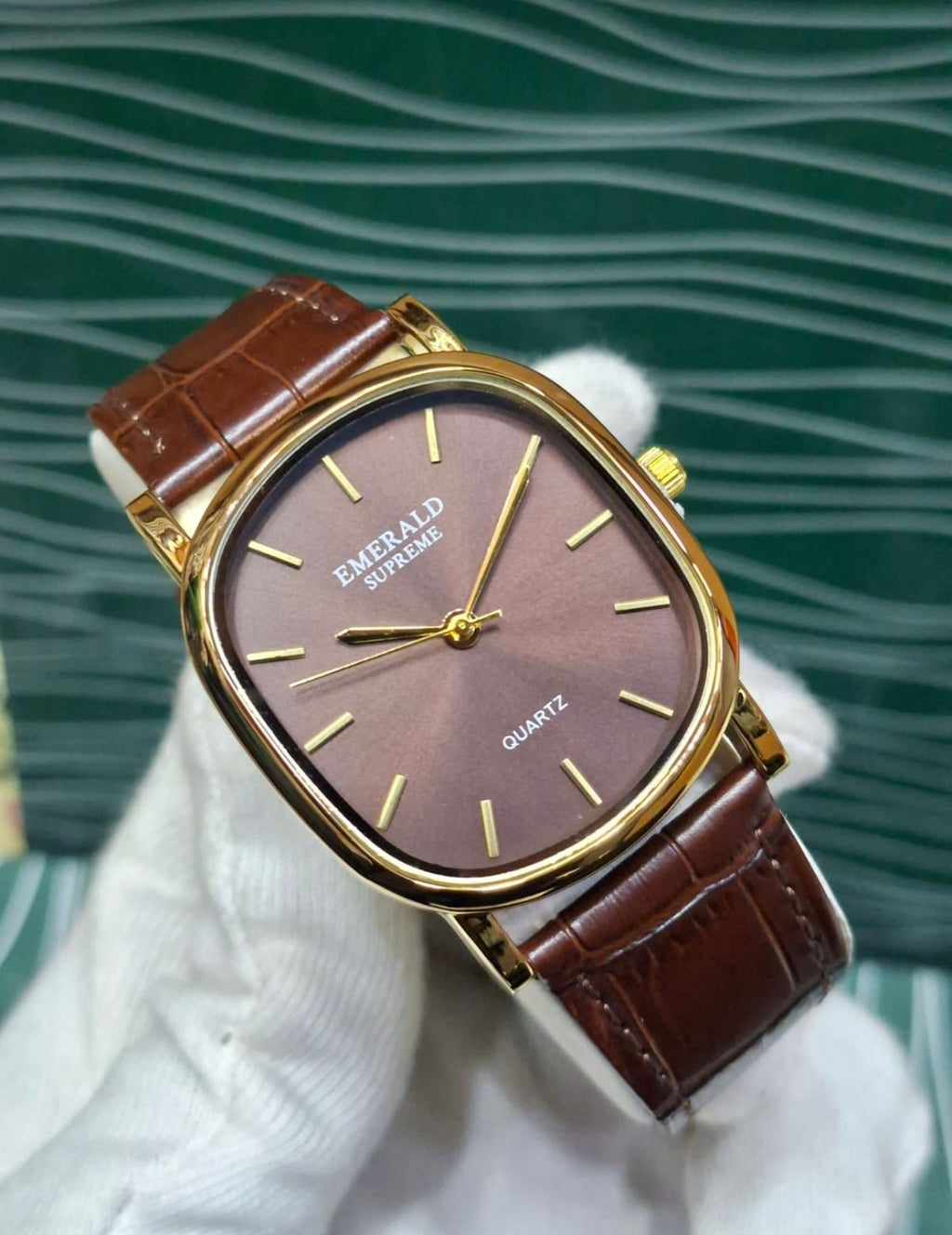Emerald Supreme Quartz Watch Collection